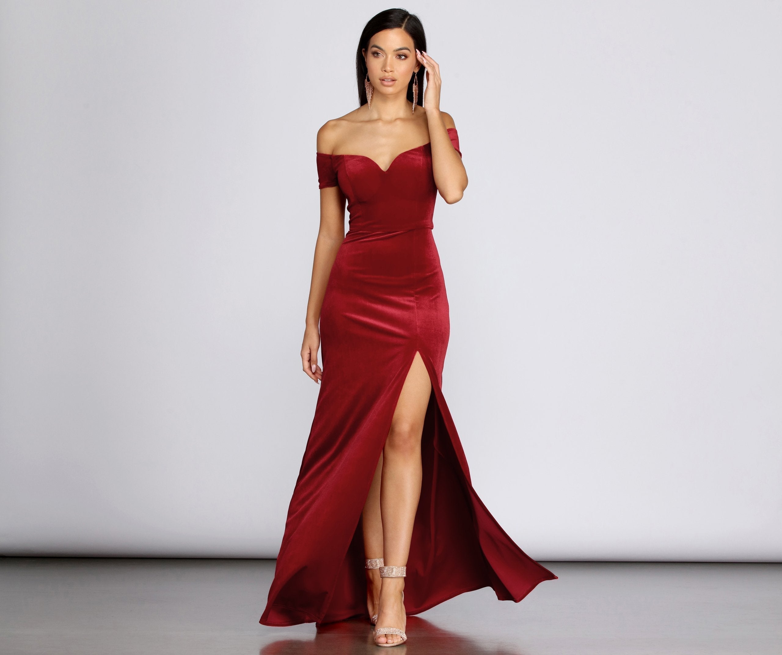 Shania Stylish Velvet Sweetheart Dress