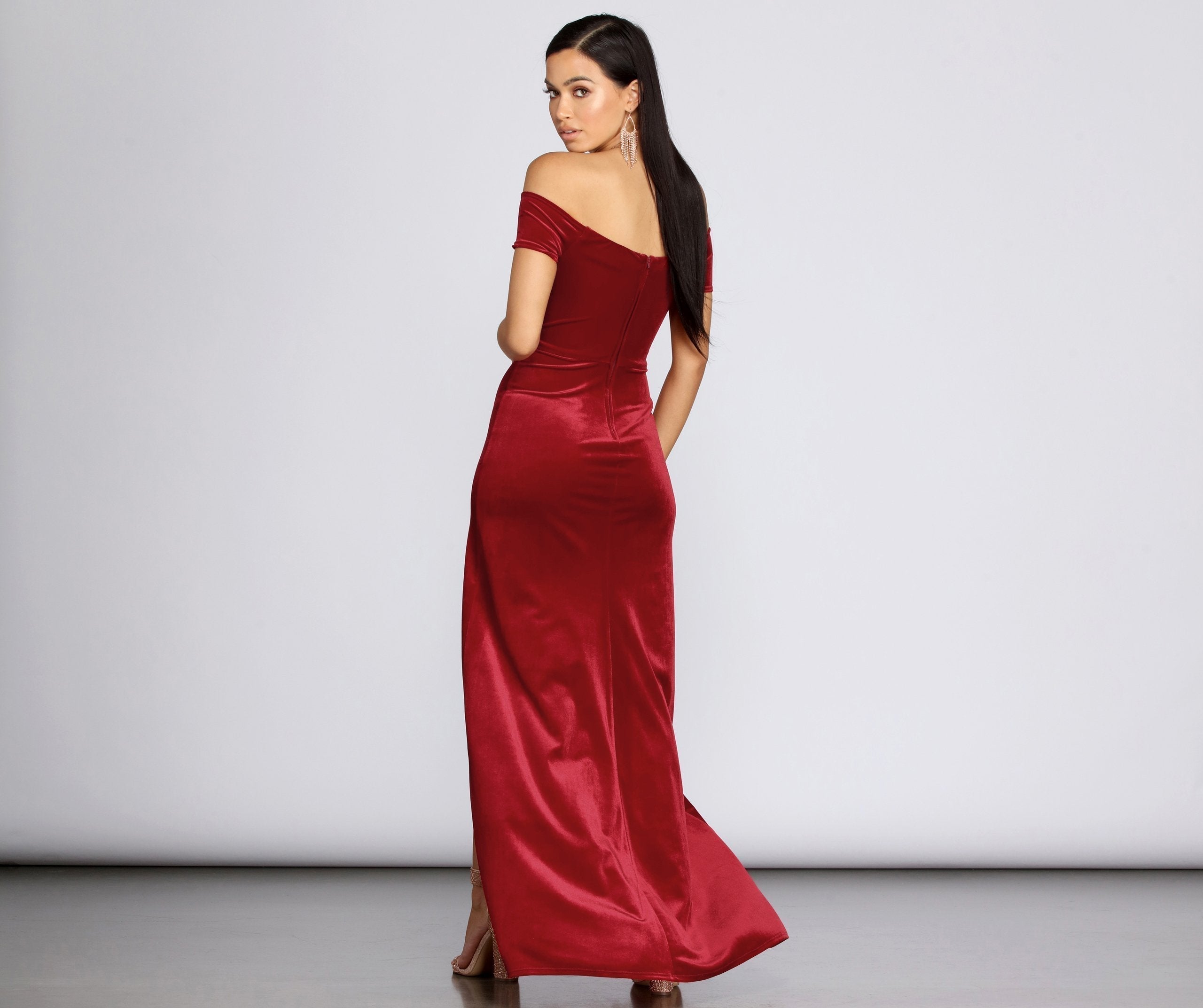 Shania Stylish Velvet Sweetheart Dress