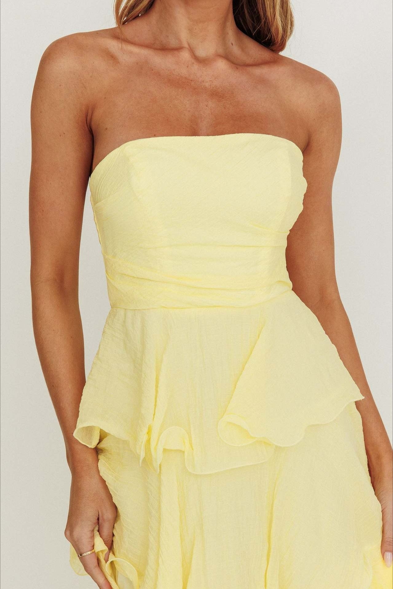 Chic Slim Fit Strapless Backless Ruffled Prom Dress