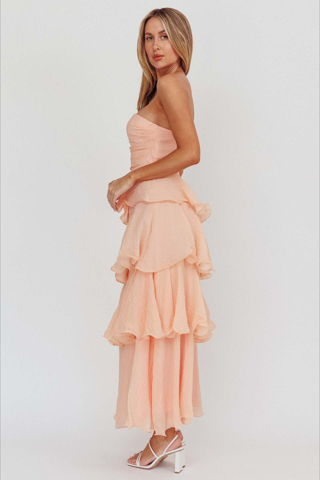 Chic Slim Fit Strapless Backless Ruffled Prom Dress
