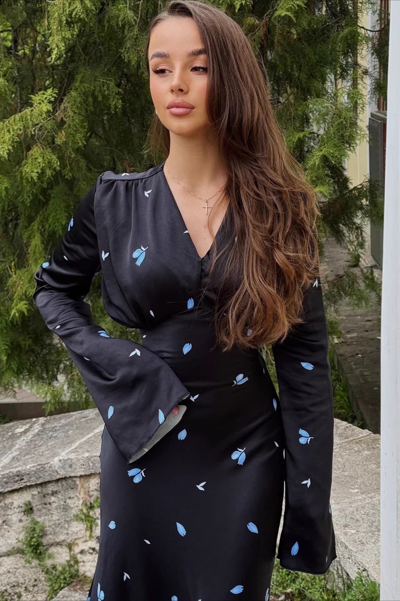 Chic V Neck Flare Sleeve Maxi Floral Dress