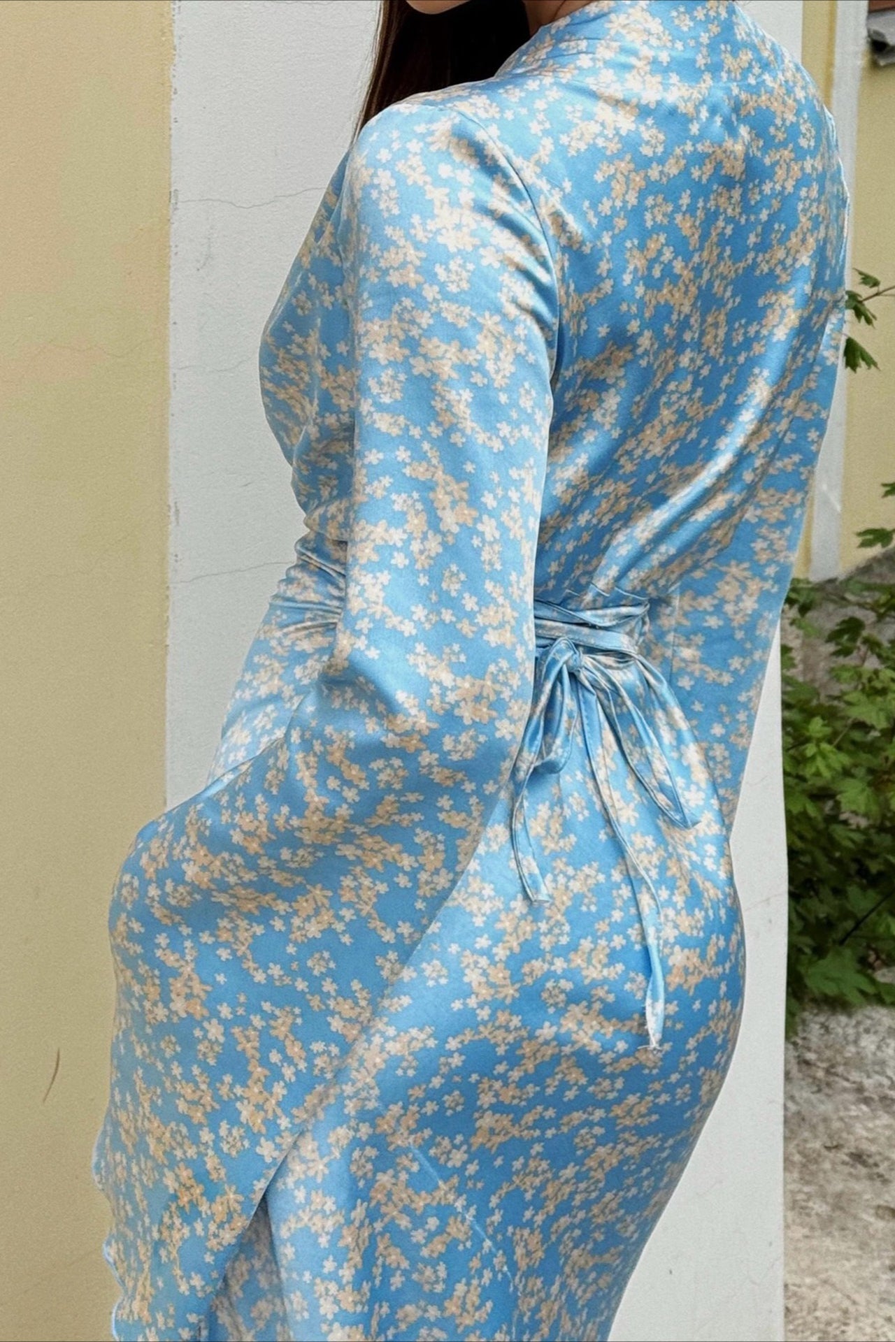 Chic V Neck Flare Sleeve Maxi Floral Dress