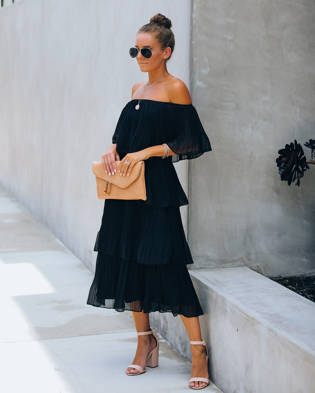 Tiered Bonifacio Pleated Midi Dress Black