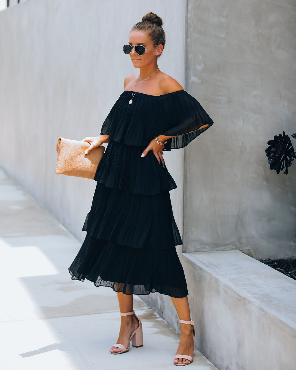 Tiered Bonifacio Pleated Midi Dress Black