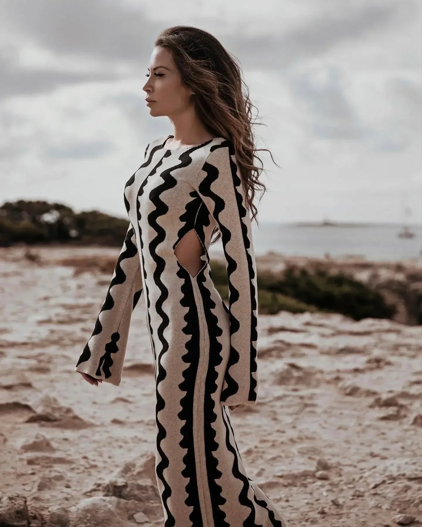 2024 Chic Wave Striped Oneck Maxi Knitted Bodycon Dress