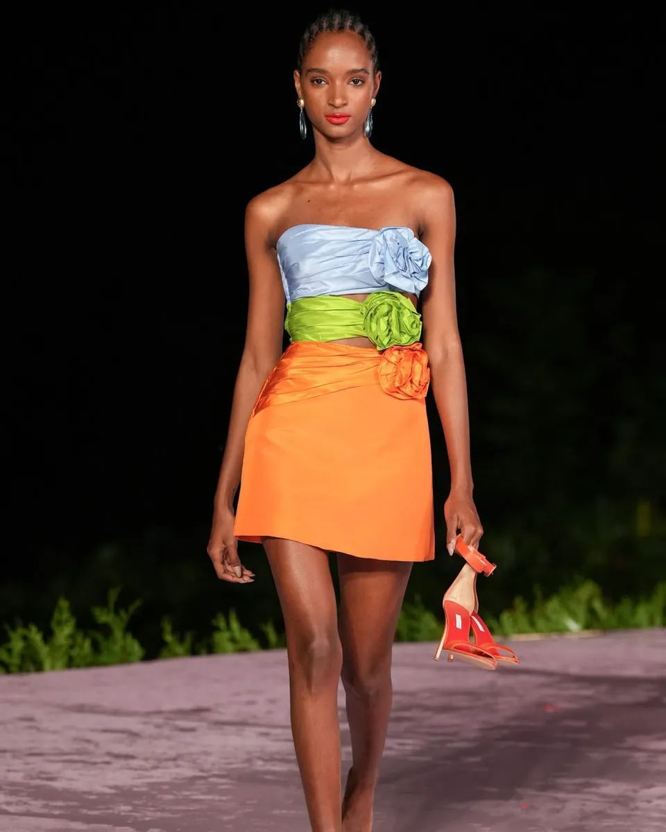 Bloom Color Short Slim Tube Top Tied Dress