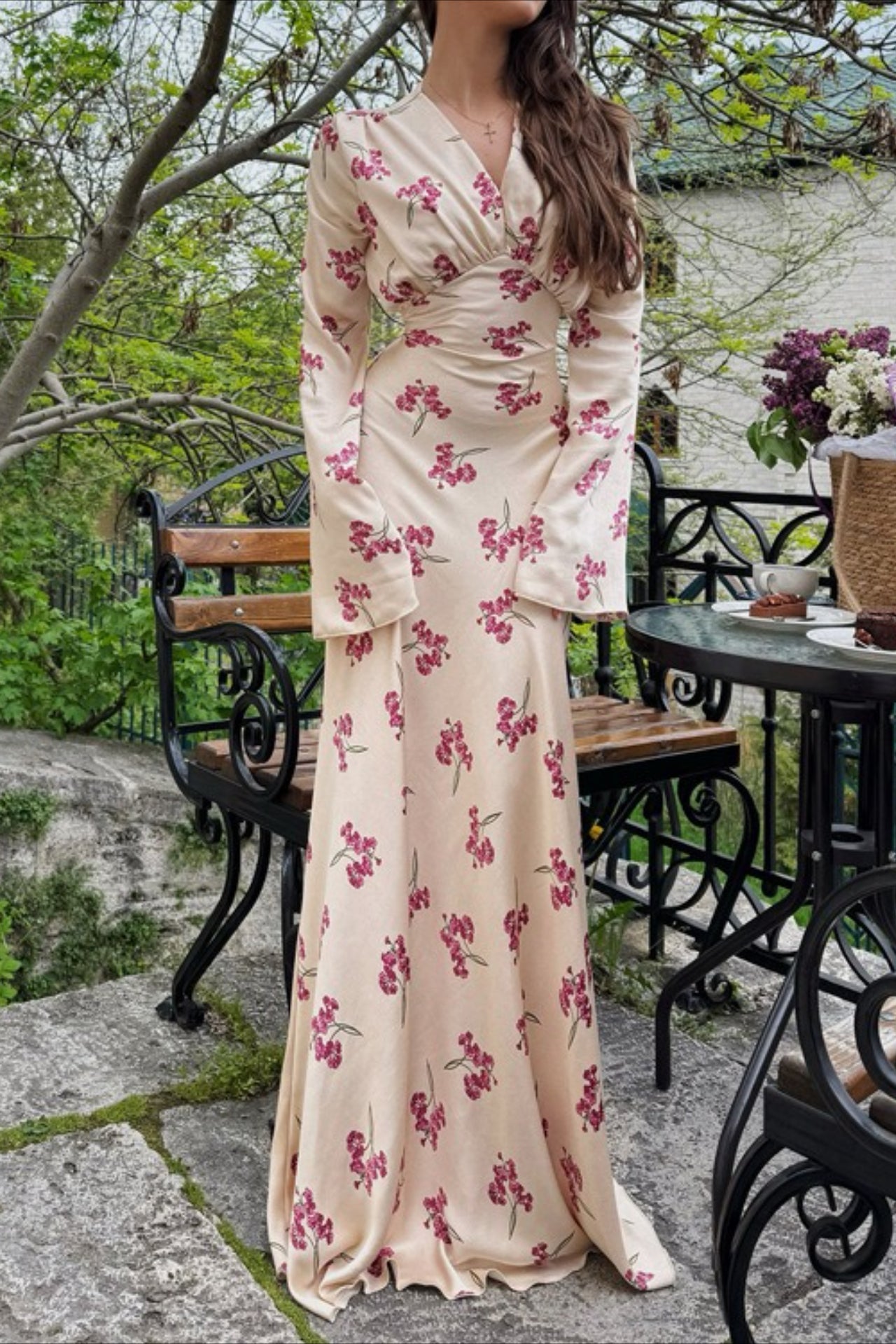 Chic V Neck Flare Sleeve Maxi Floral Dress