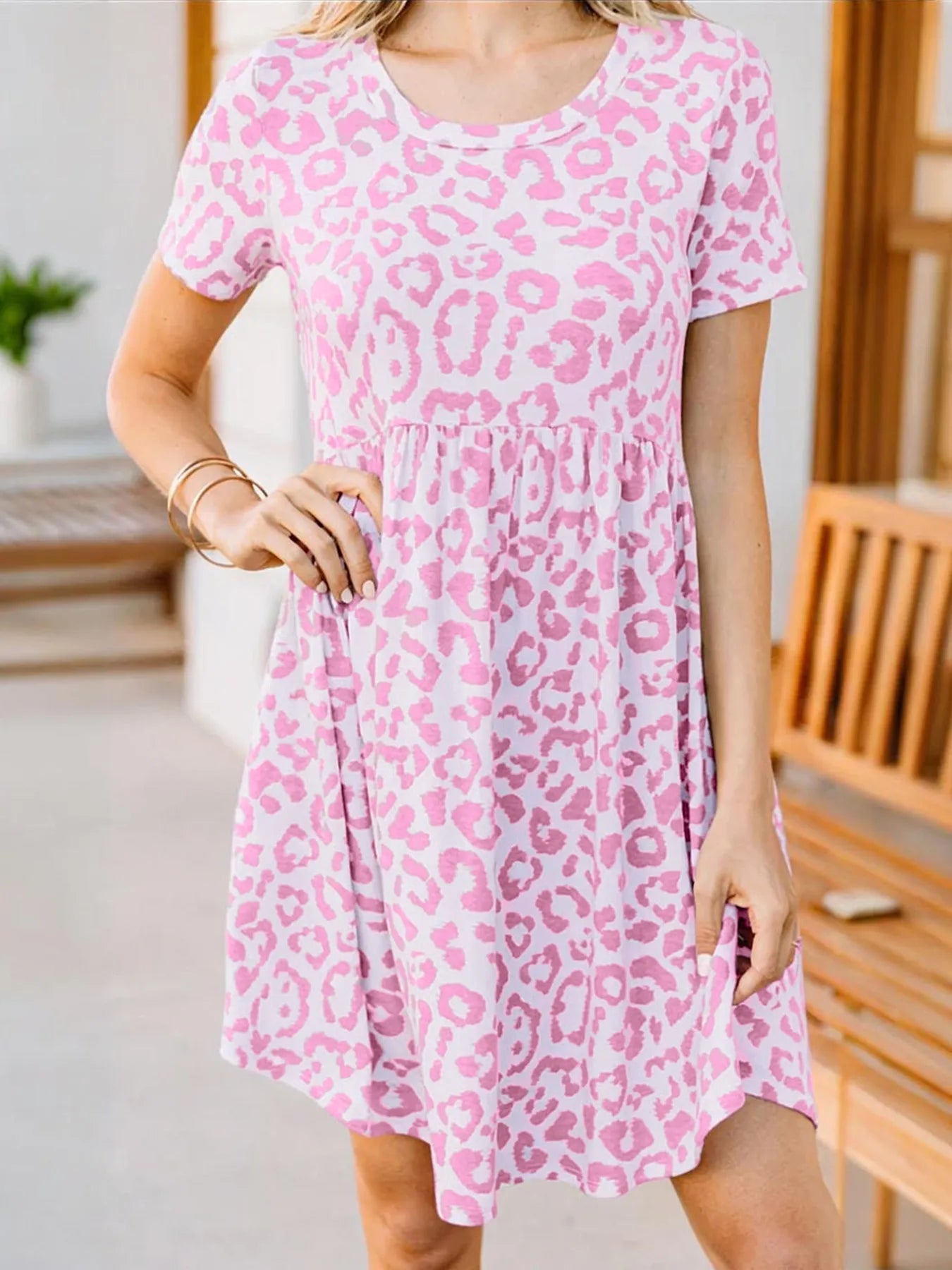 Ilaria Chic Laidback Short Sleeve Leopard Print Mini Dress Evening Wear Edit
