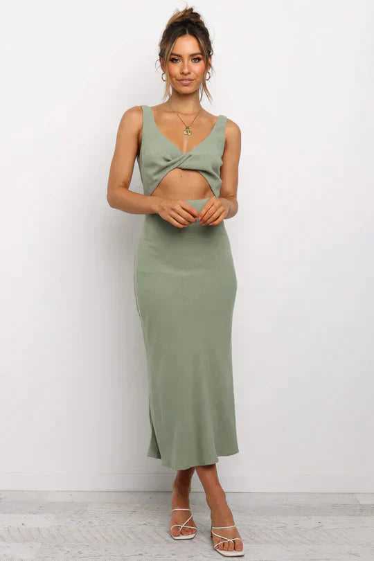 Gudelia Midi Dress in a Wrap Style for Women Refined Relaxed Wear