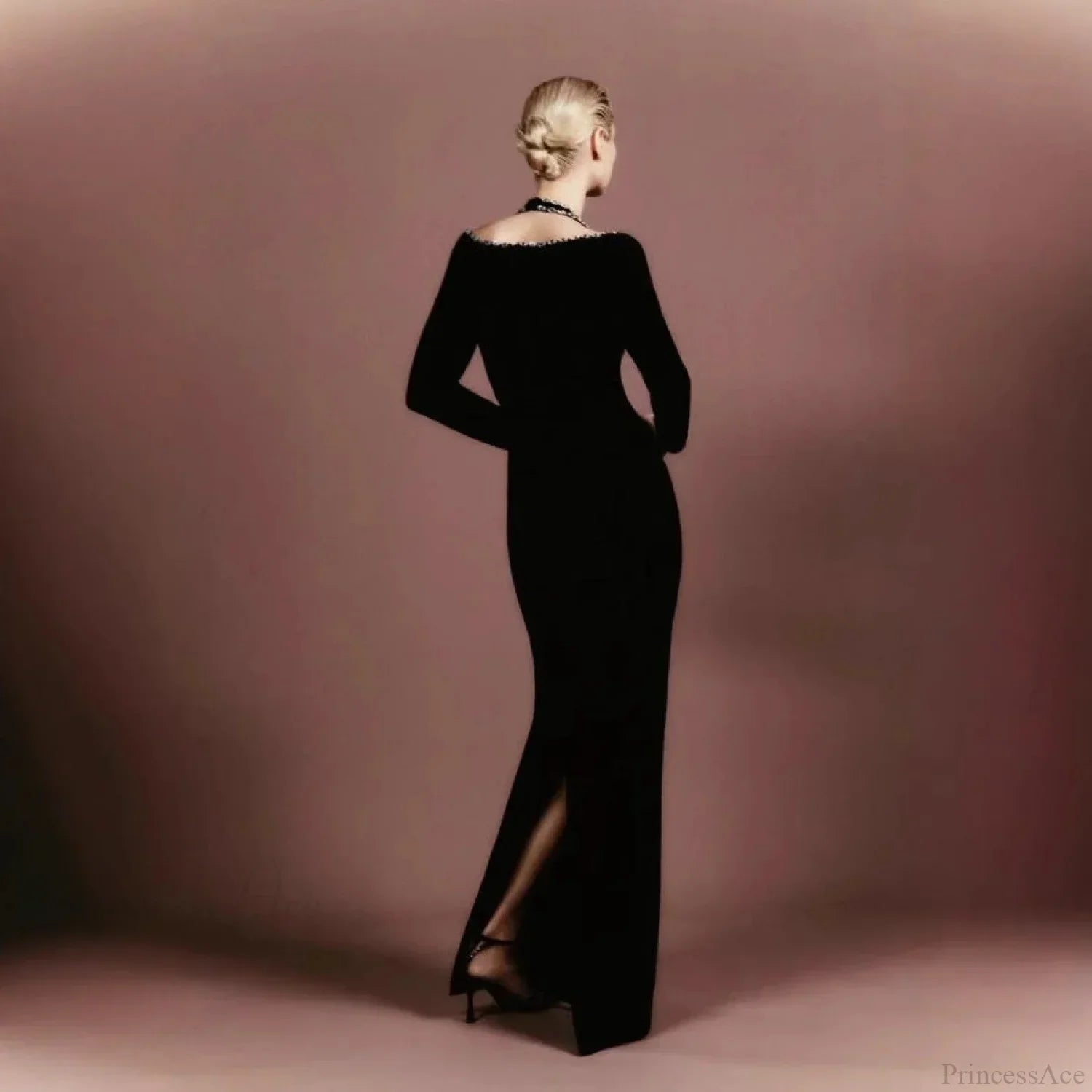 V-Neck Rhinestone Bandage Long Sleeved Fall Prom Dress