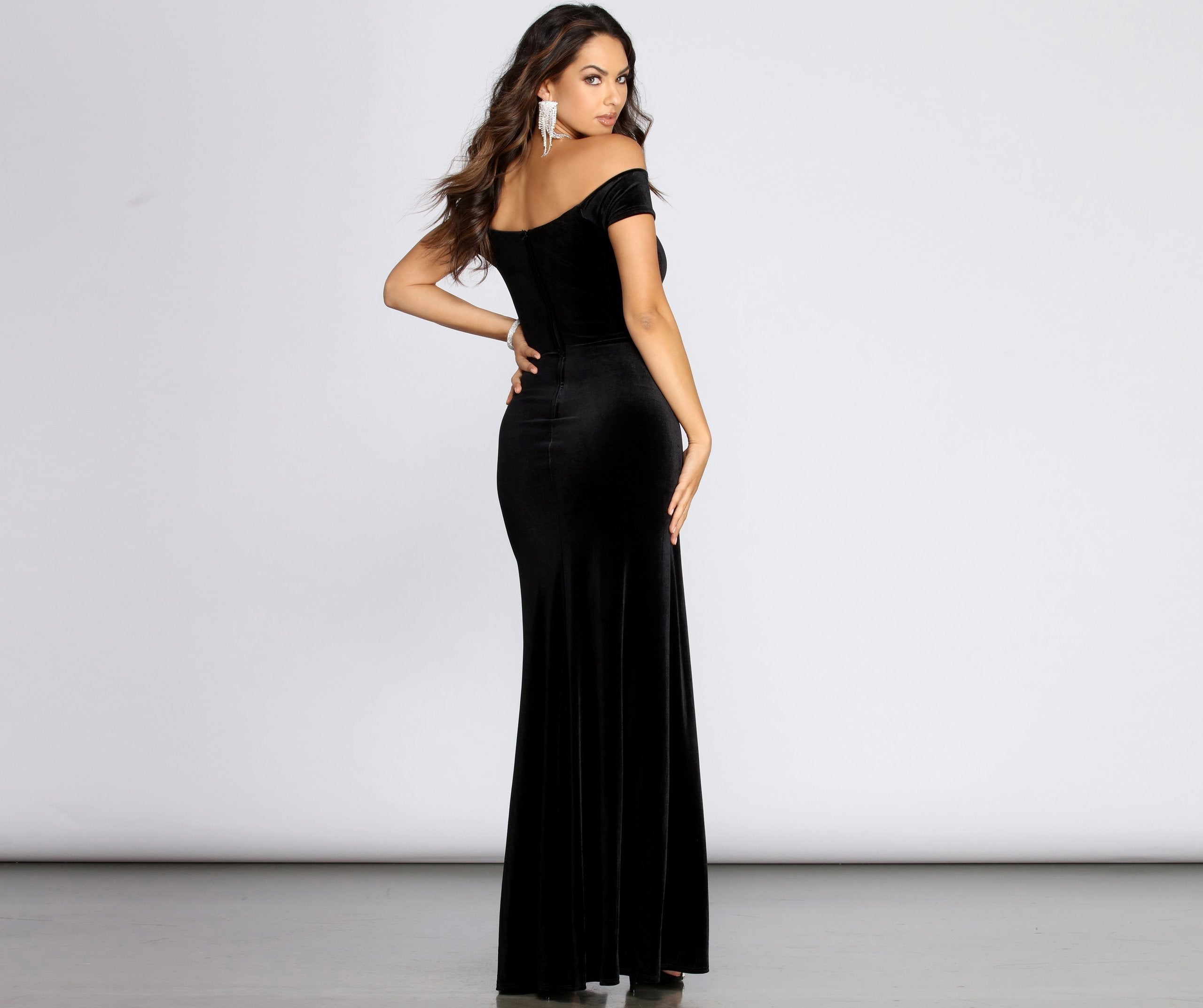 Shania Stylish Velvet Sweetheart Dress