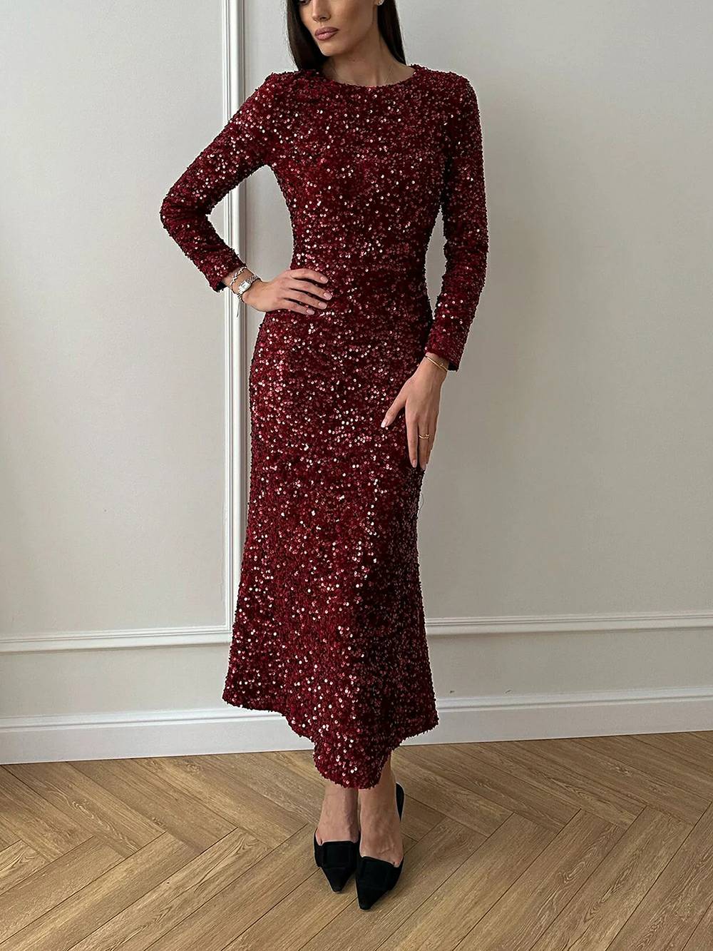 Decorated Sequin Velvet Midi Dress In Red