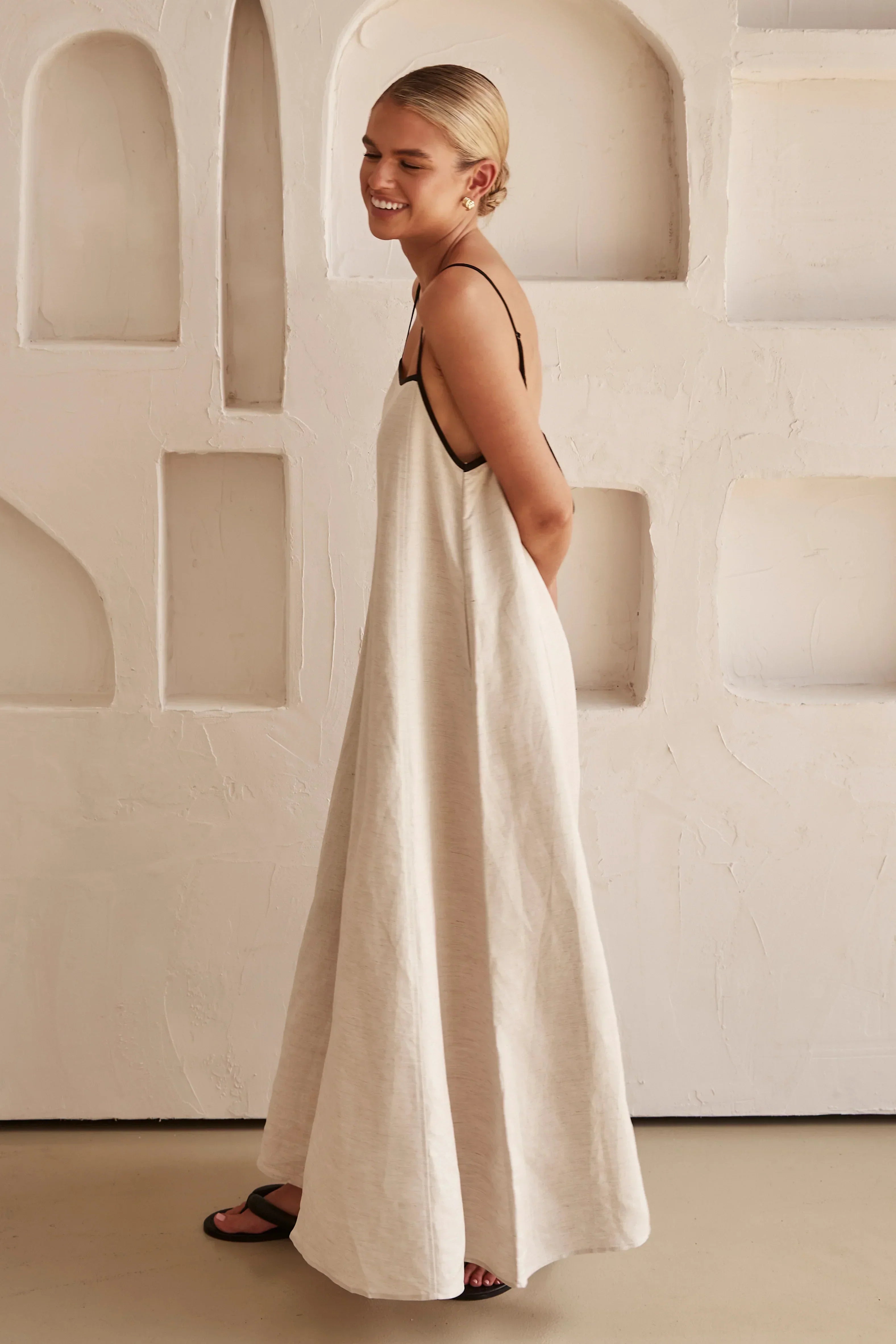 Samanta Minimalist Maxi Dress Chic Silhouette Collection