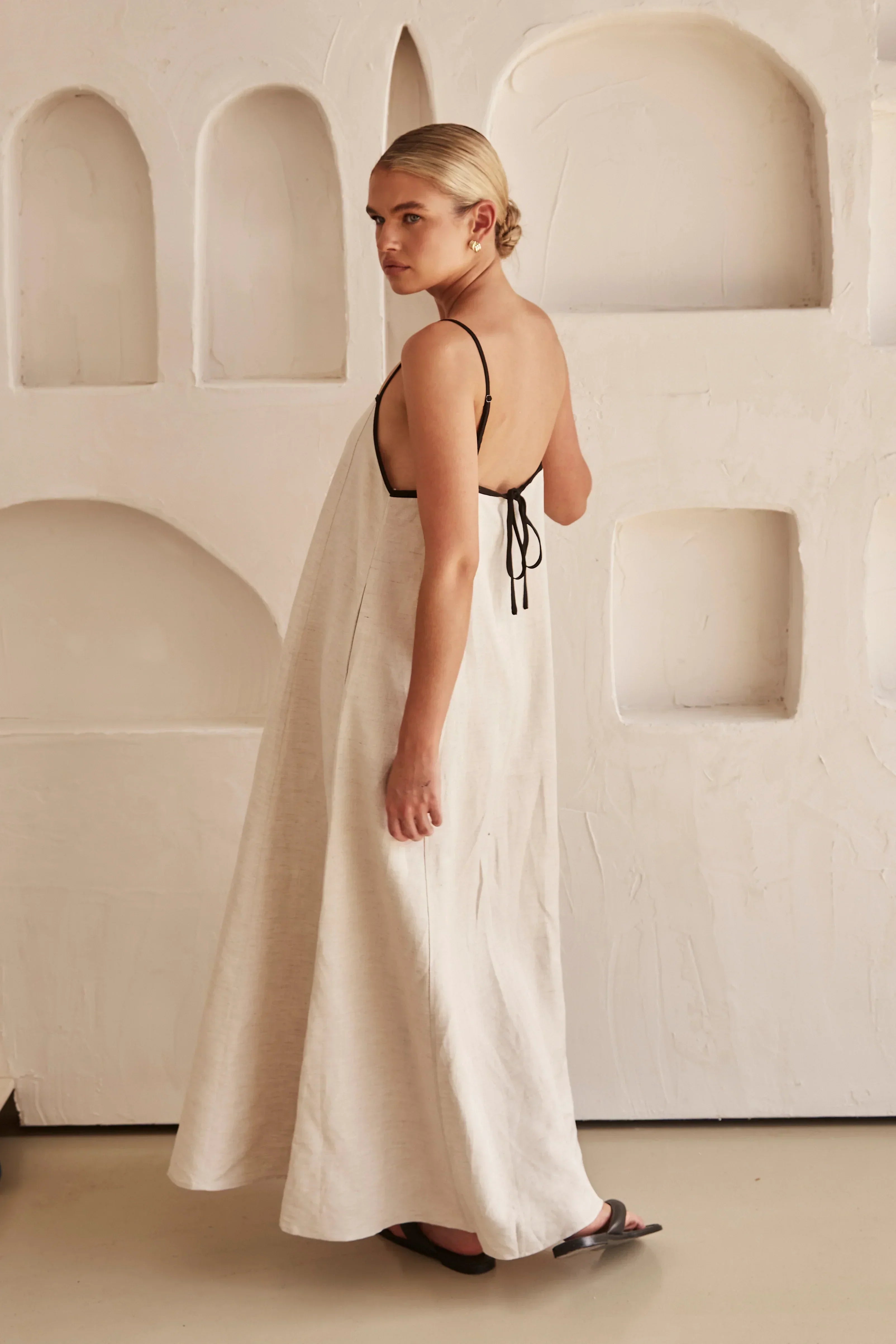 Samanta Minimalist Maxi Dress Chic Silhouette Collection