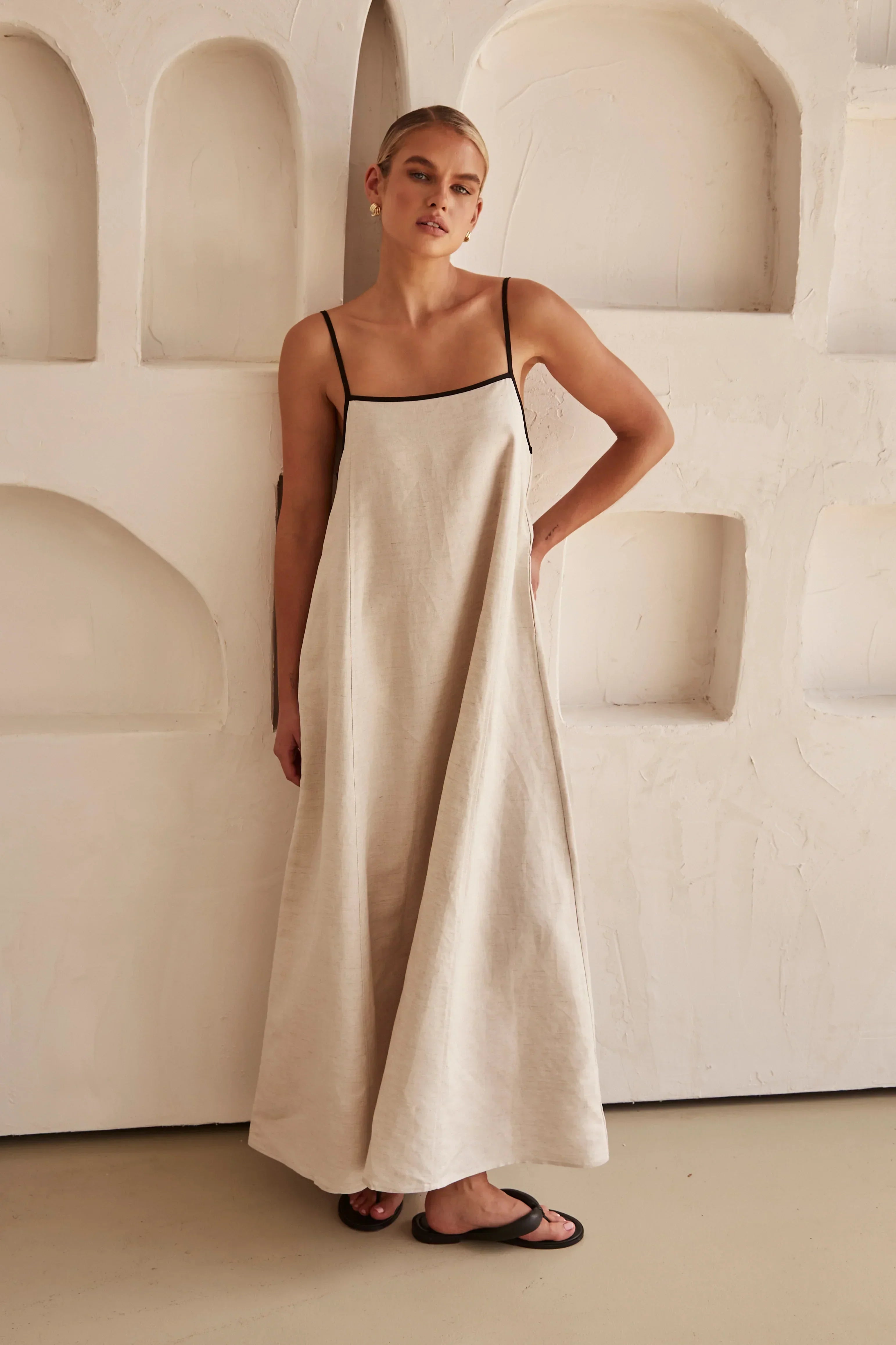 Samanta Minimalist Maxi Dress Chic Silhouette Collection