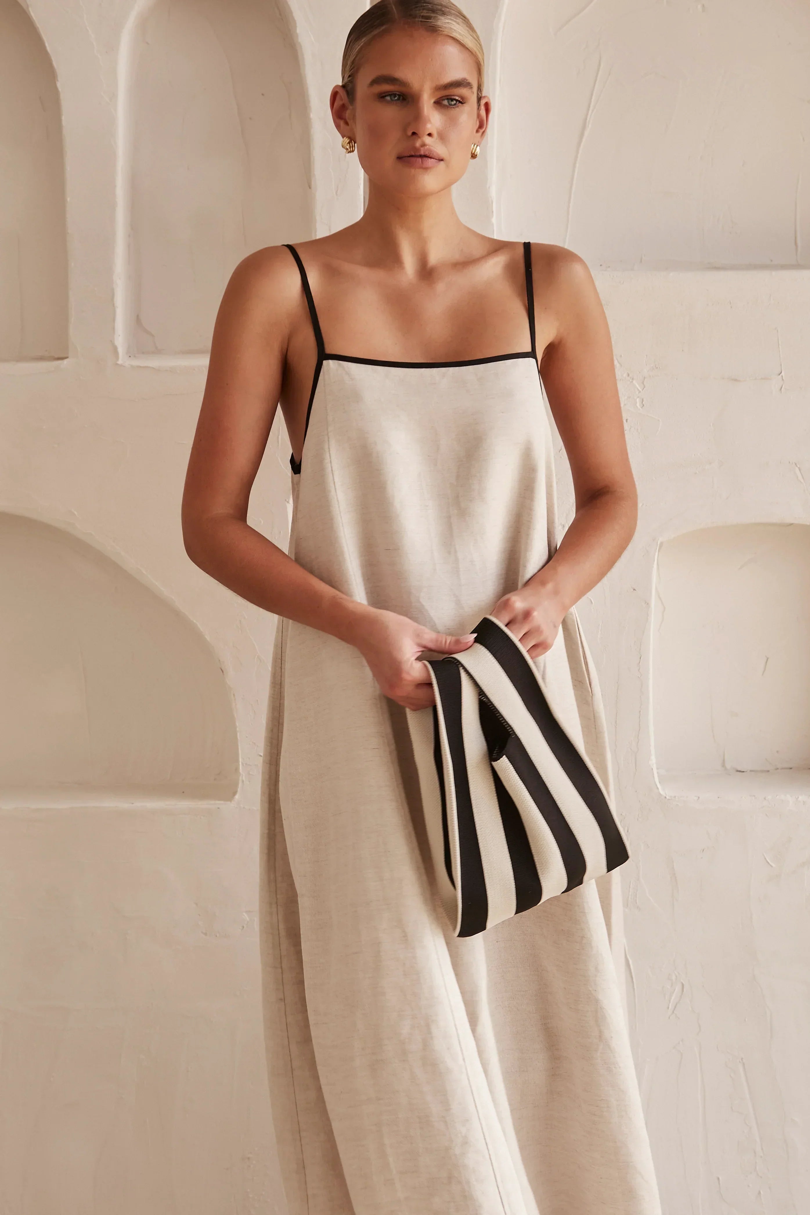 Samanta Minimalist Maxi Dress Chic Silhouette Collection