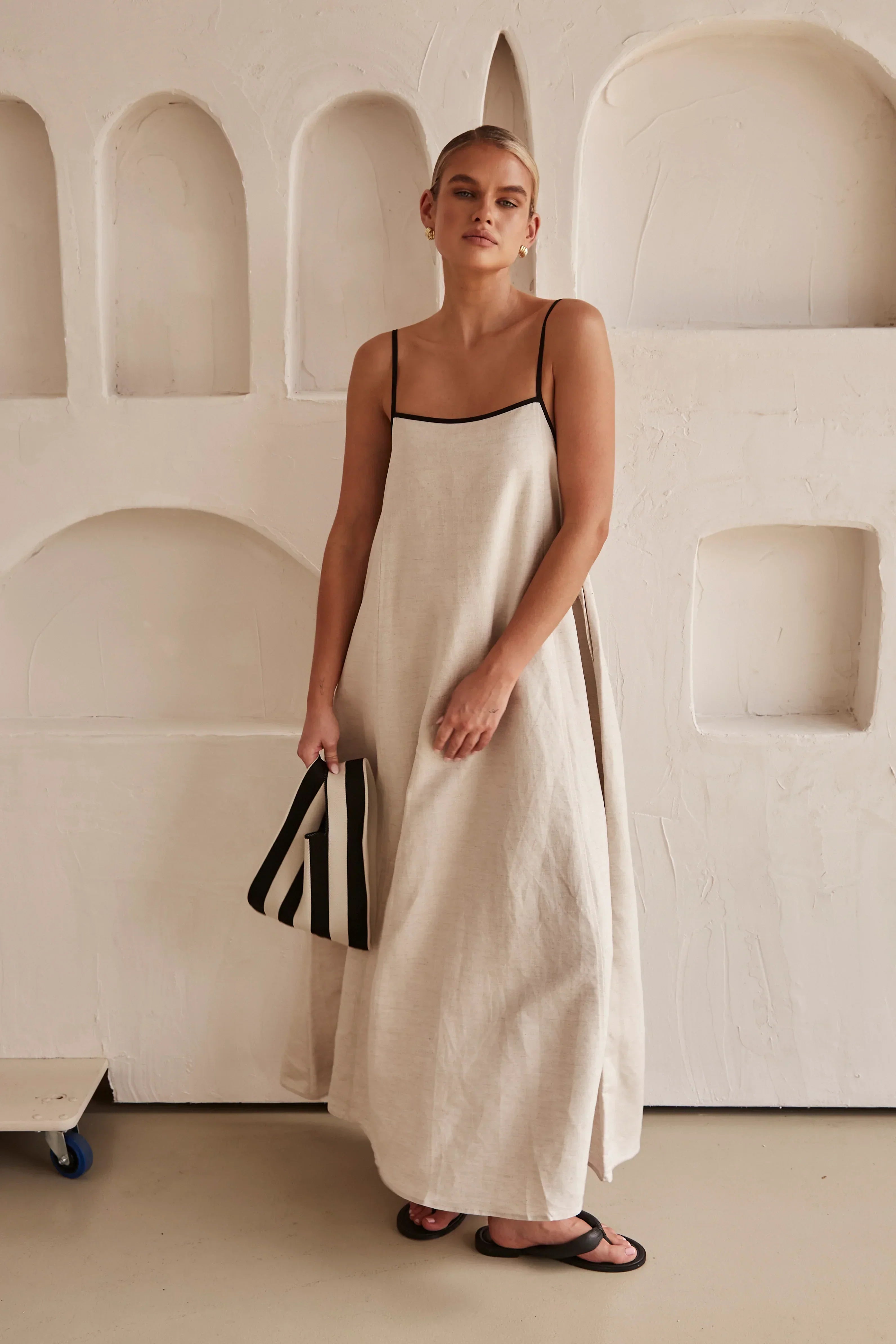 Samanta Minimalist Maxi Dress Chic Silhouette Collection
