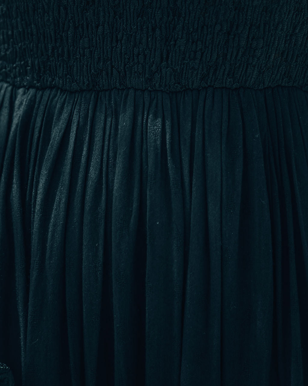 Pocketed Naite Smocked Midi Dress Black