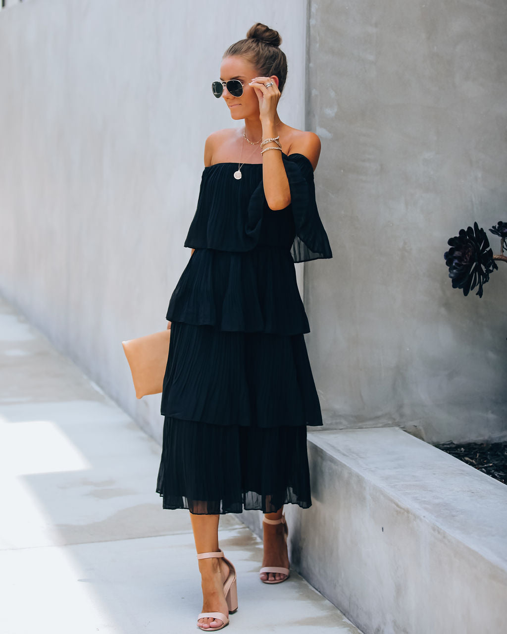 Tiered Bonifacio Pleated Midi Dress Black