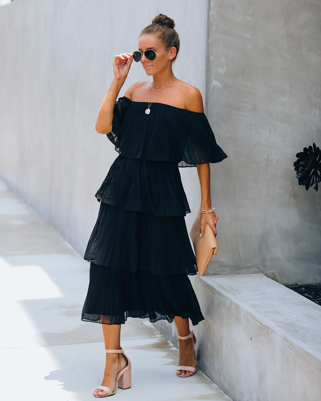Tiered Bonifacio Pleated Midi Dress Black
