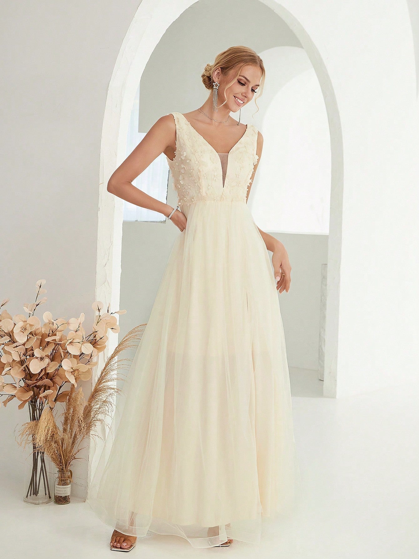Evening Dress Chic V neck Sleeveless Lace Wedding Dress Dress Direct Supply