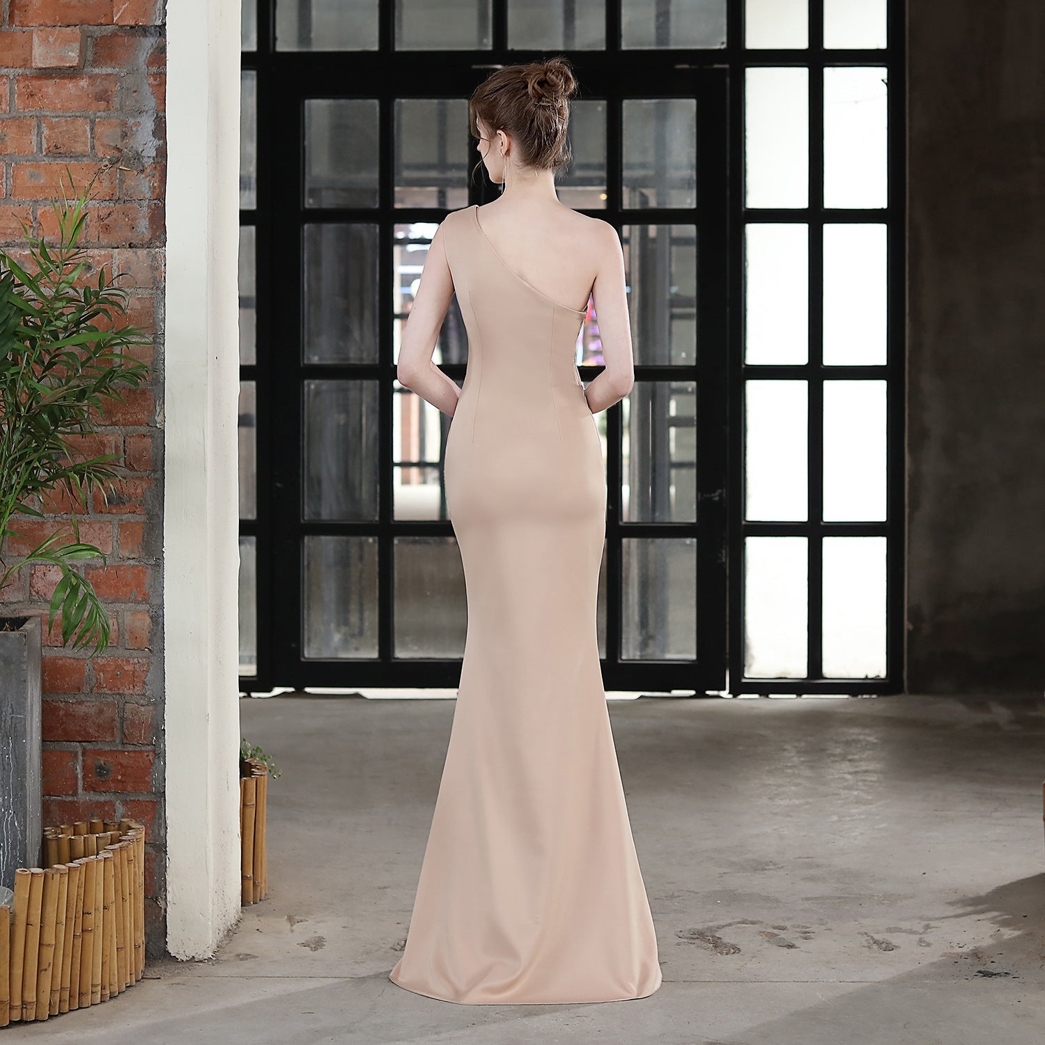 Dress Bride Extended One Shoulder Appreciation Dinner Slim-Fit Fishtail Wedding Car Model Exhibition Dress