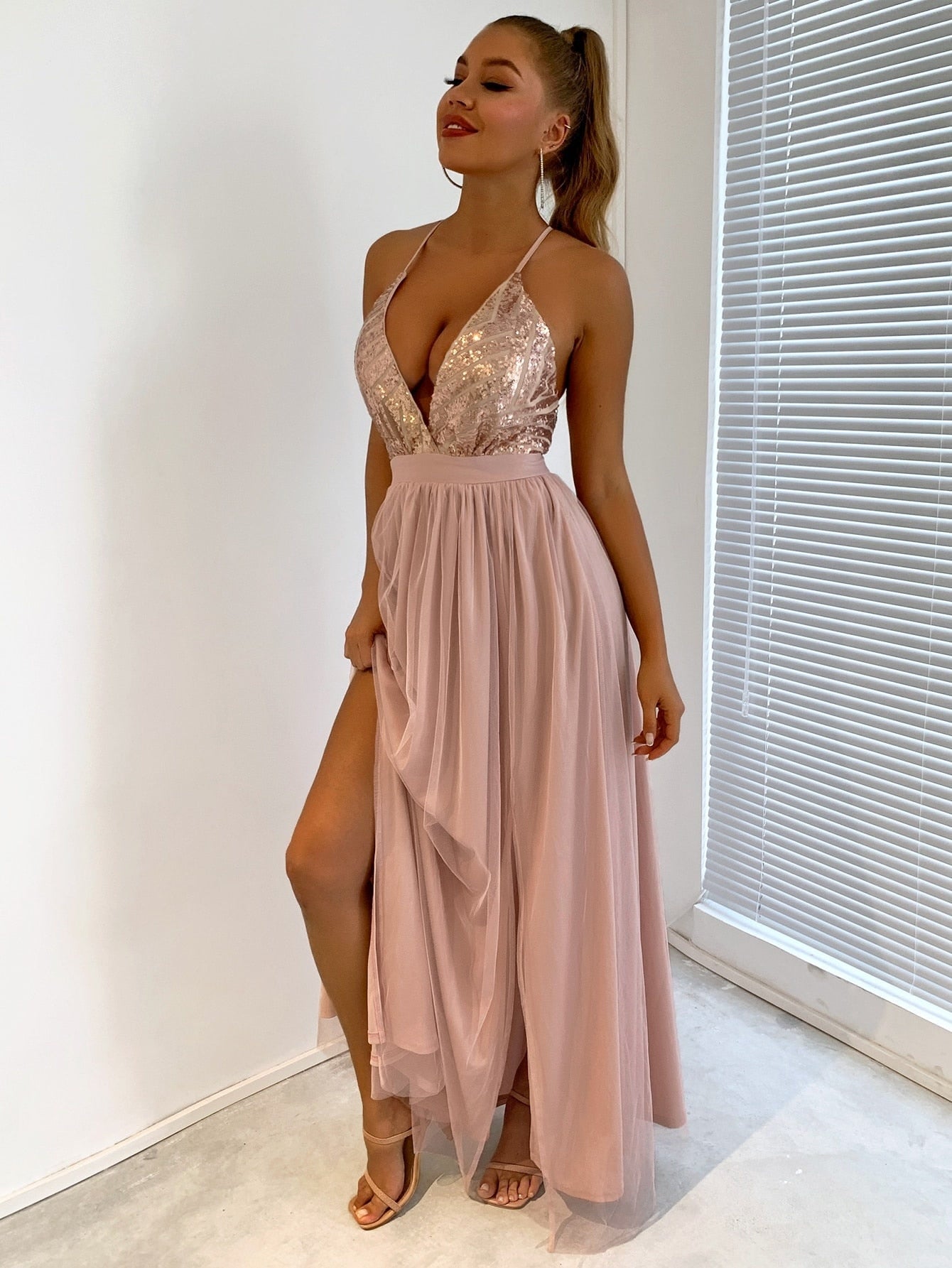 Kissnovaa - Graceful Sequins Mesh Stitching Long Party Dress