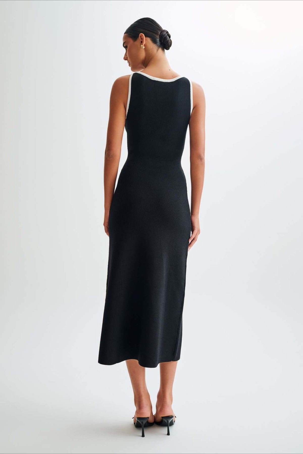 Sleeveless Knit Button Midi Dress