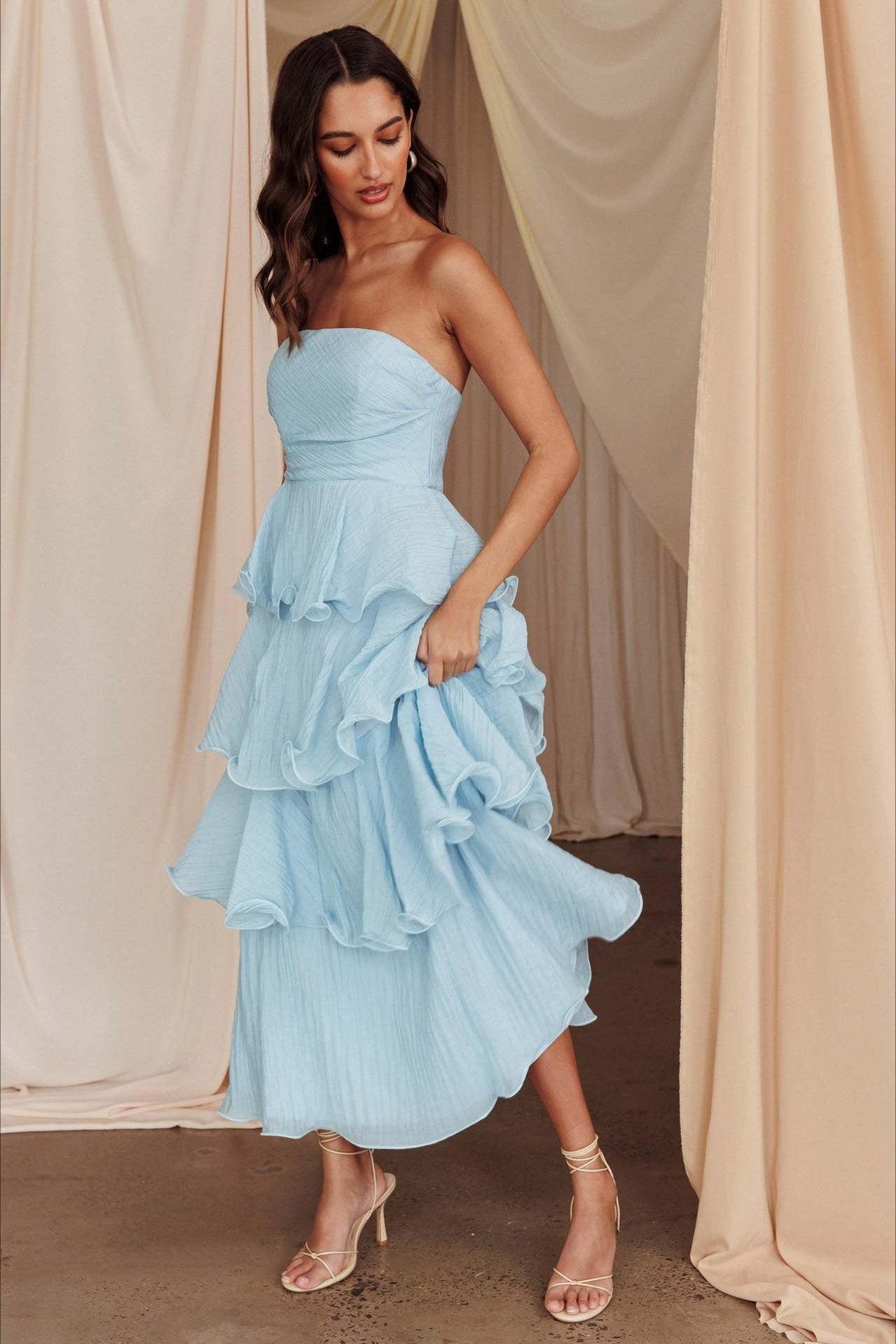 Chic Slim Fit Strapless Backless Ruffled Prom Dress