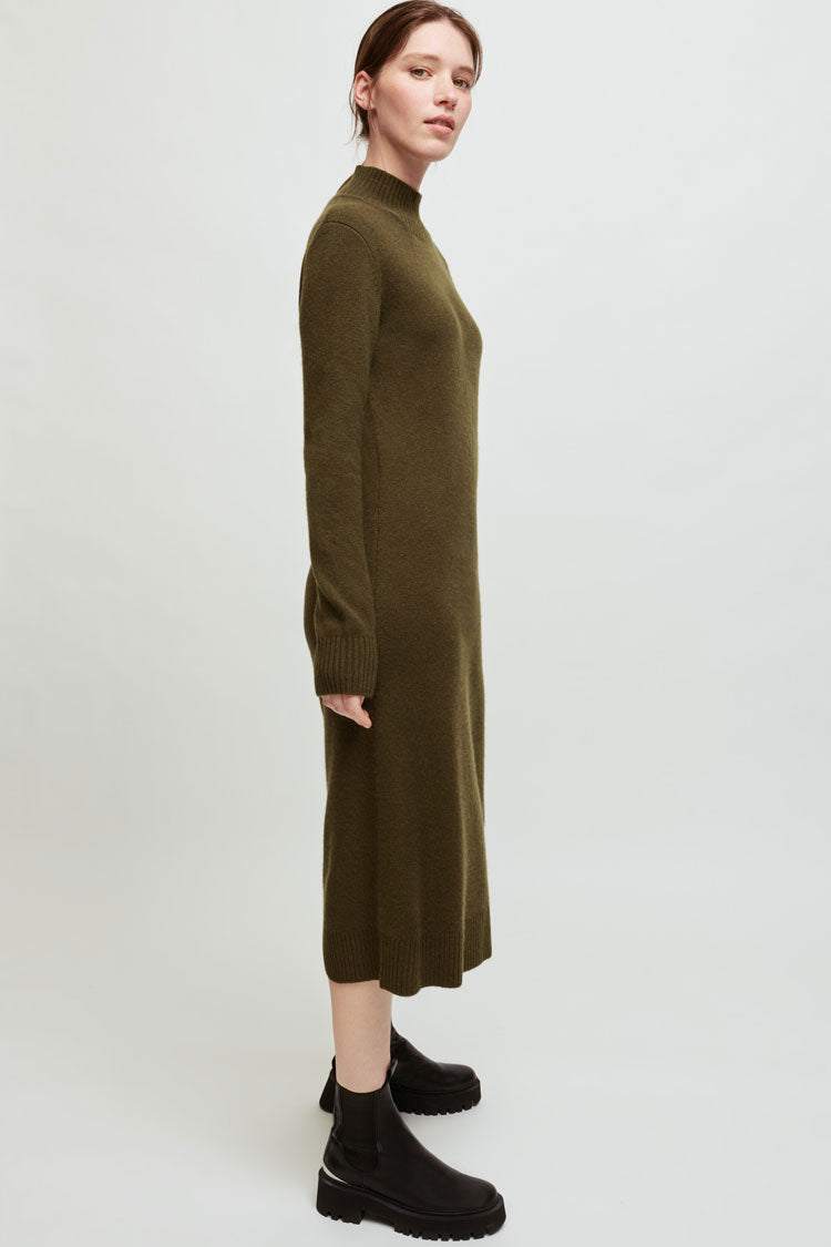 Relaxed High Neck Long Sleeve Winter Sweater Midi Dress - Green