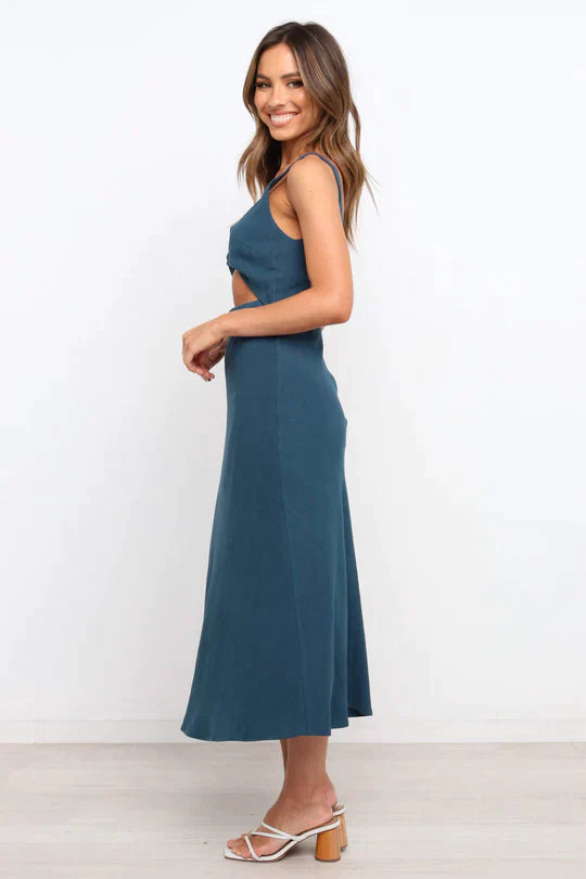 Gudelia Midi Dress in a Wrap Style for Women Refined Relaxed Wear