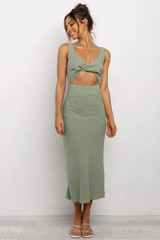 Gudelia Midi Dress in a Wrap Style for Women Refined Relaxed Wear